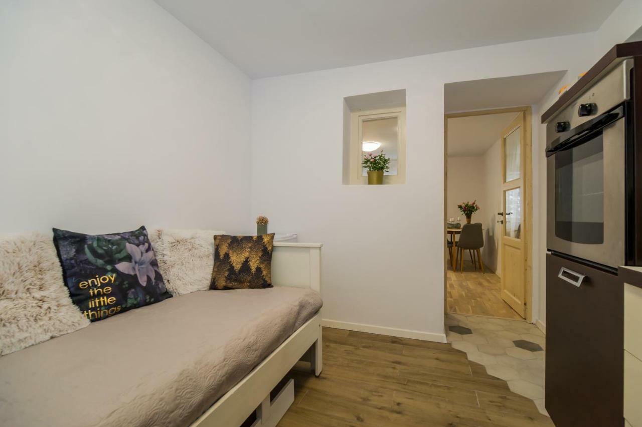 Appartamento Casa Zen Braşov Esterno foto