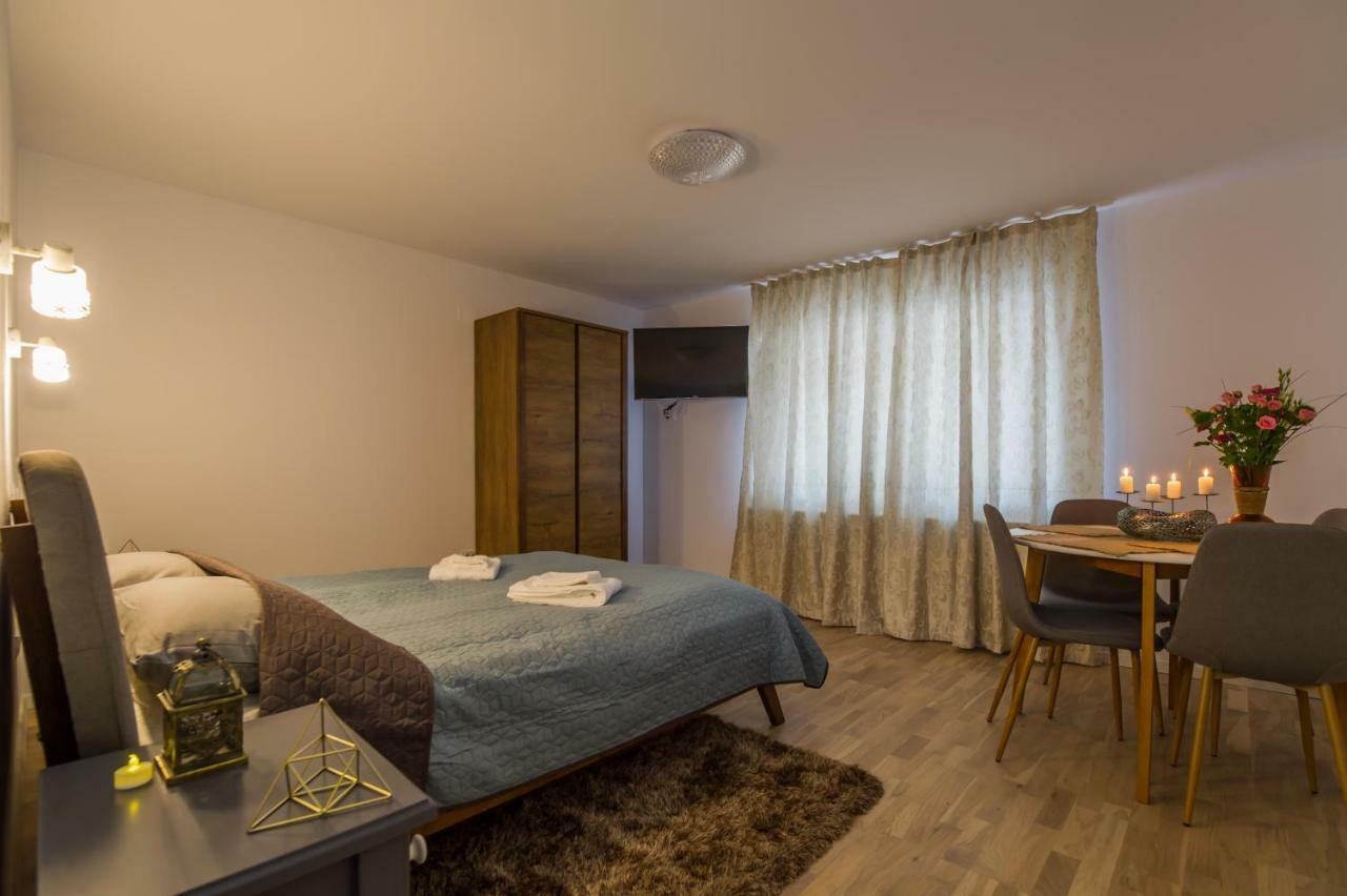 Appartamento Casa Zen Braşov Esterno foto