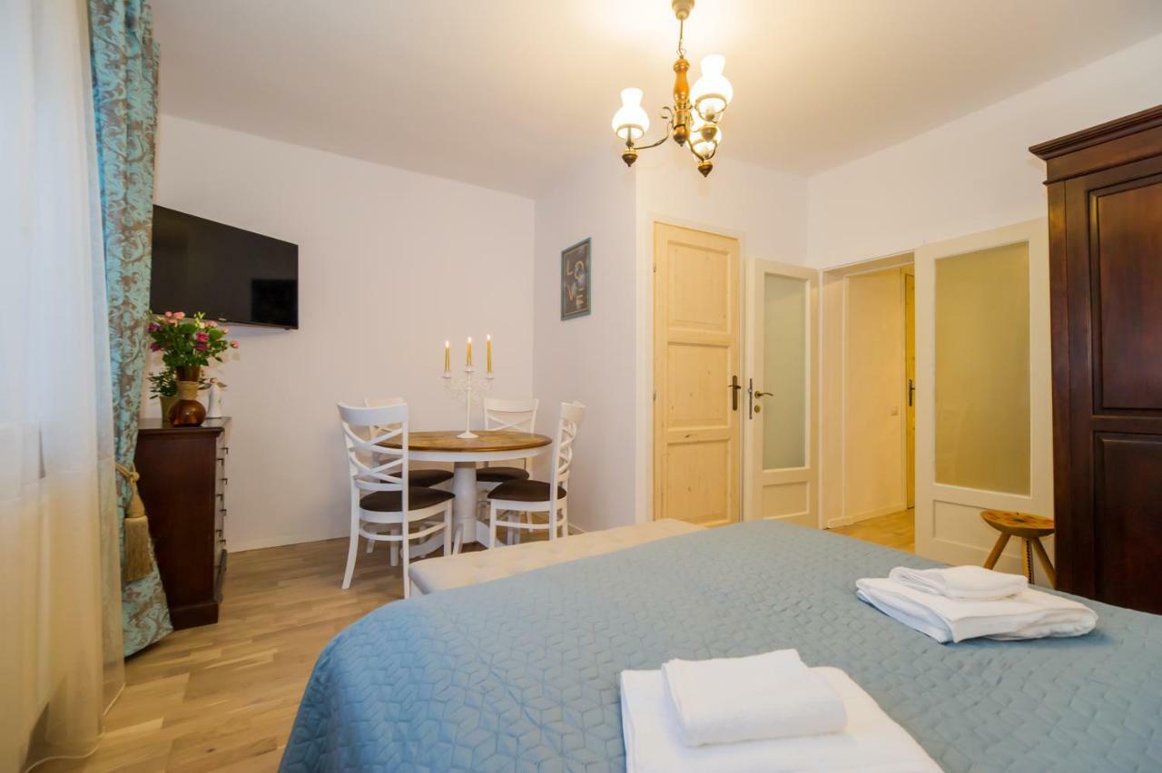 Appartamento Casa Zen Braşov Esterno foto