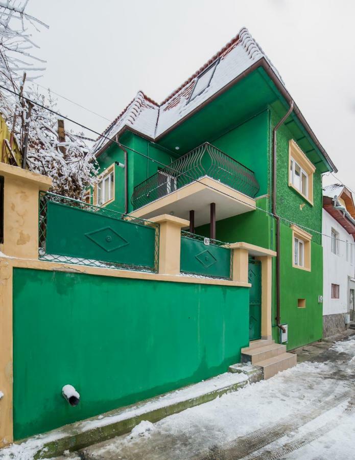 Appartamento Casa Zen Braşov Esterno foto