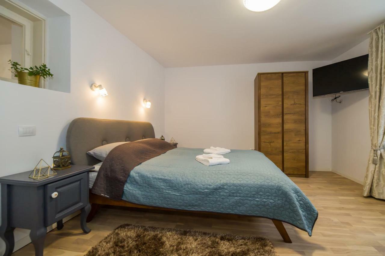 Appartamento Casa Zen Braşov Esterno foto